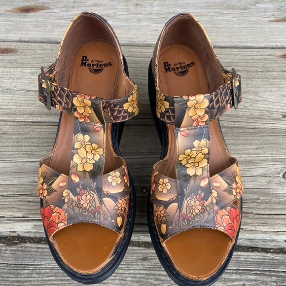 RARE Dr. Martens Adaya Tattoo Koi Fish Floral Wedge Sandals Shoes Women's Size 7 - Picture 4 of 16